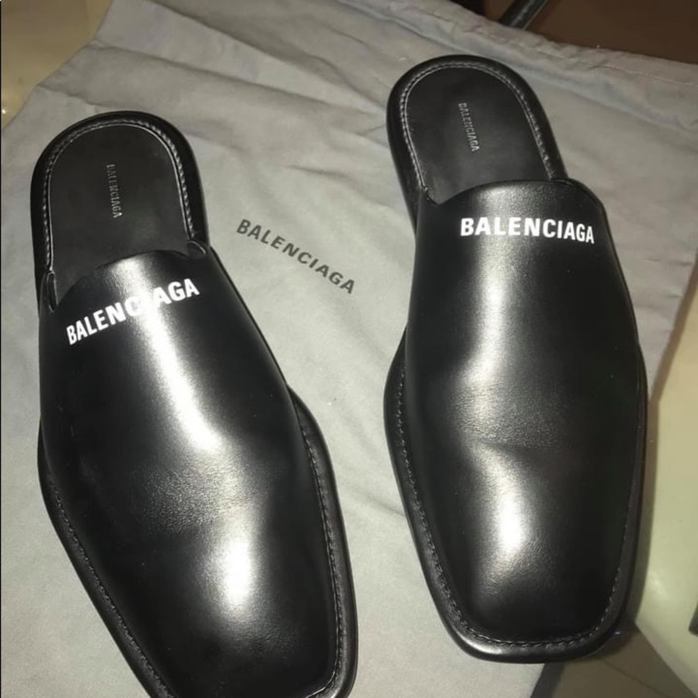 Balenciaga Cozy Leather Slippers